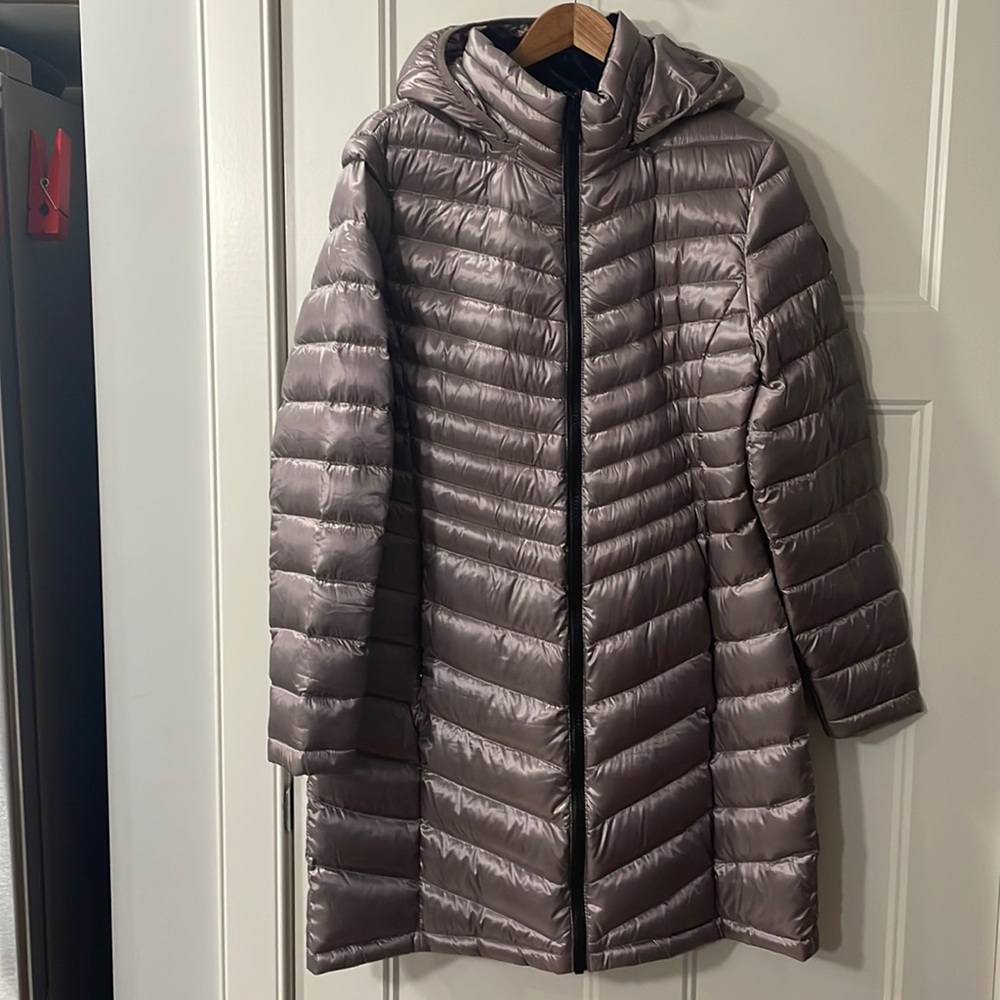 Womens packable down jacket
